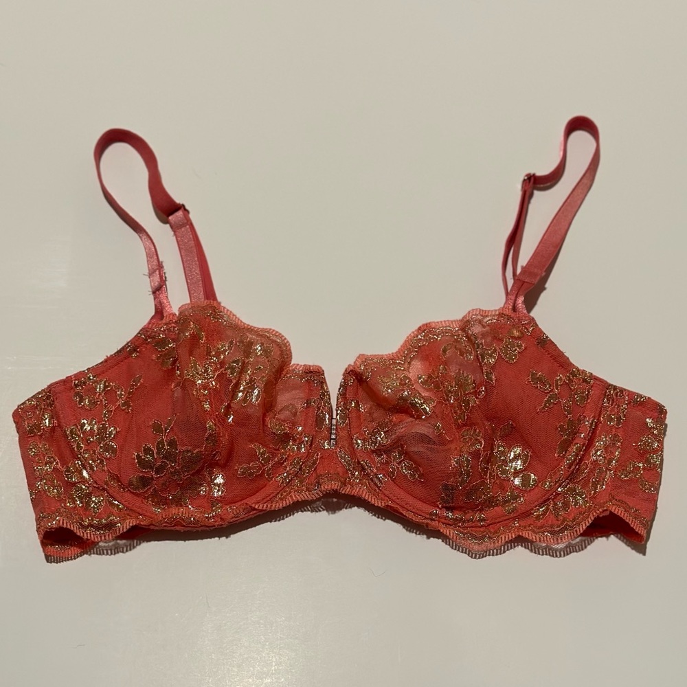 Victoria’s Secret Dream Angels Push-Up W/out Padding Bra Size 36C